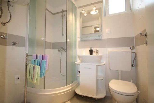 Apartments Hodzic Šilo Zewnętrze zdjęcie
