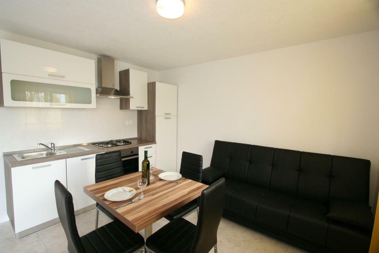 Apartments Hodzic Šilo Zewnętrze zdjęcie